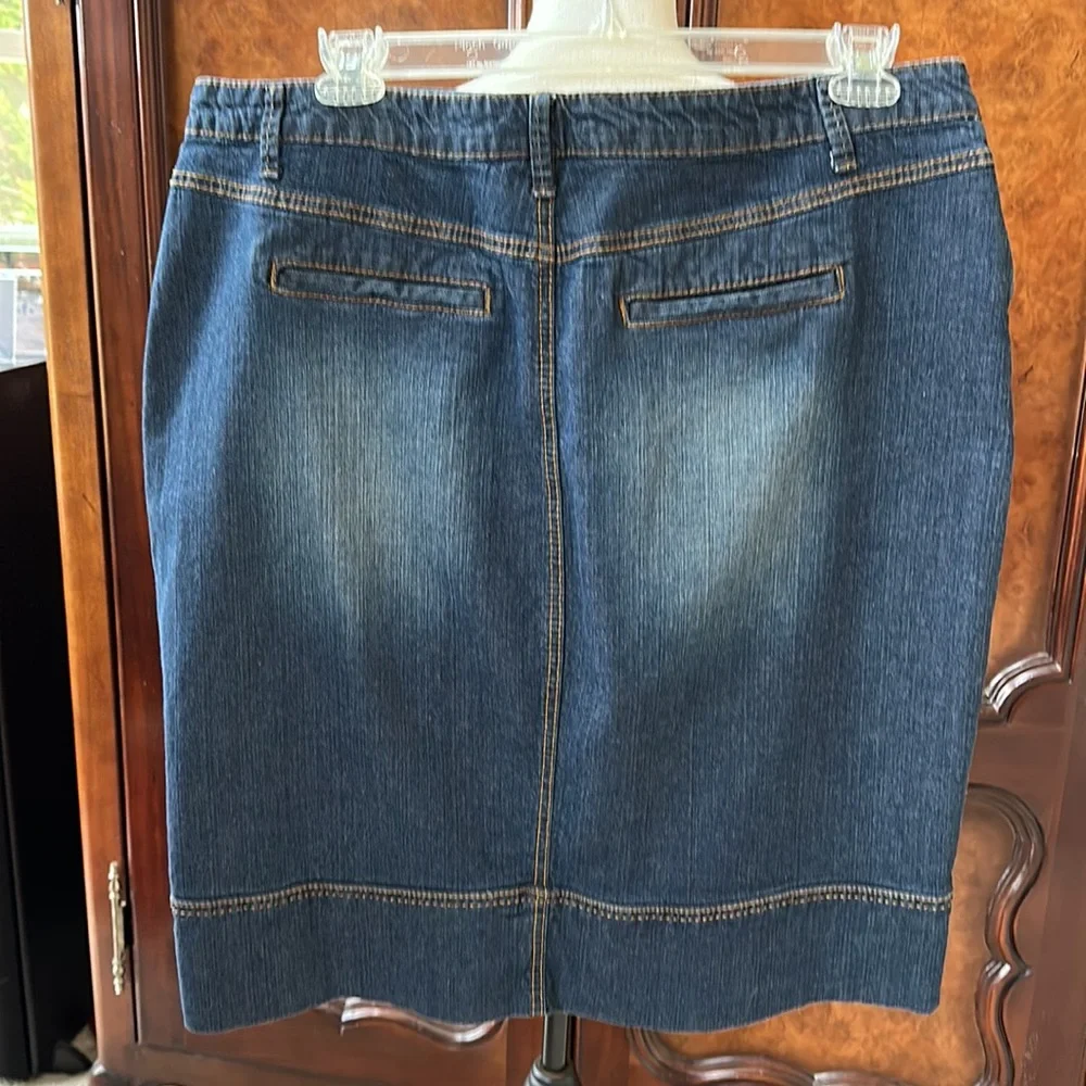 Avenue Denim Skirt - Picture 3 of 9